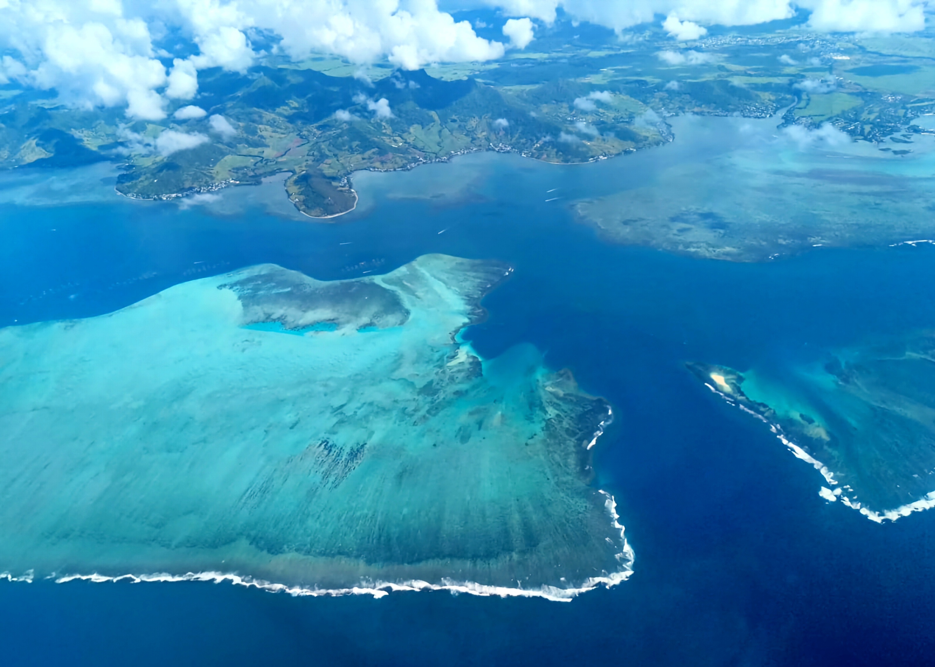 Mauritius turquoise beach with Le Morne Brabant mountain in the background